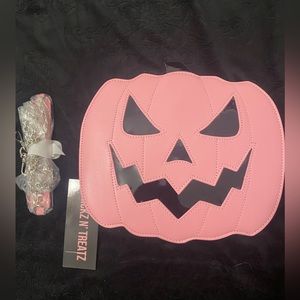 Dolls Kill / Trickz N’ Treatz | Stay Grinning Jack O Lantern Crossbody Bag